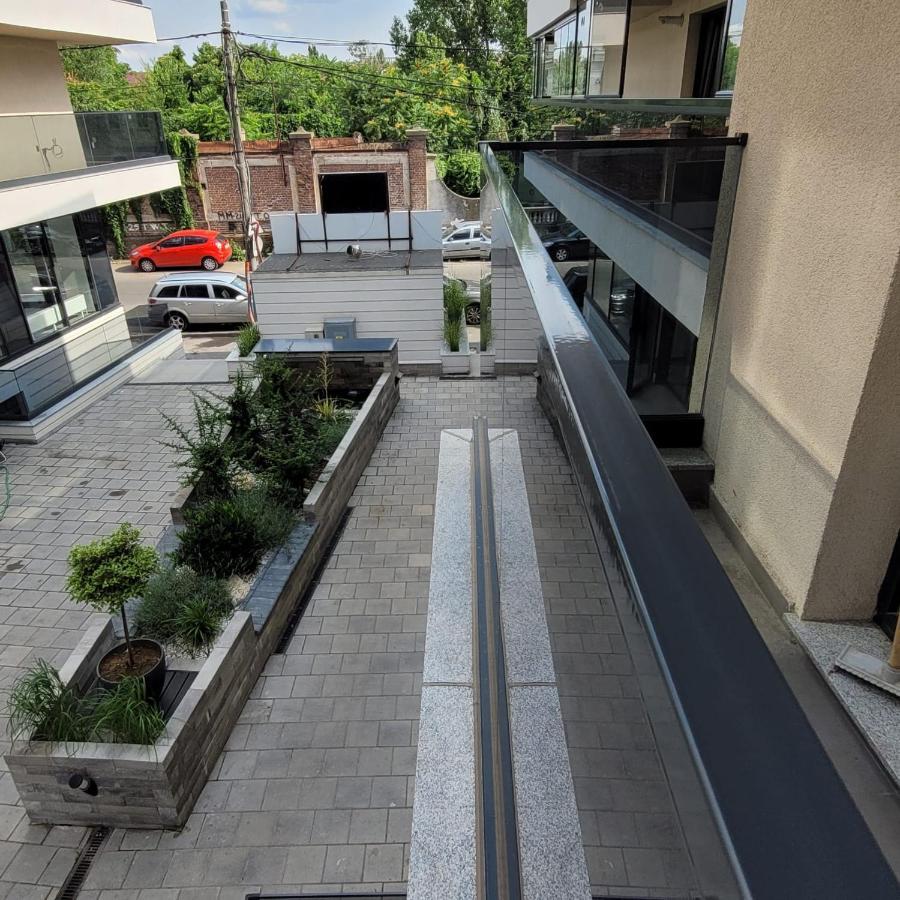 10 - Catedral - Free Parking בוקרשט